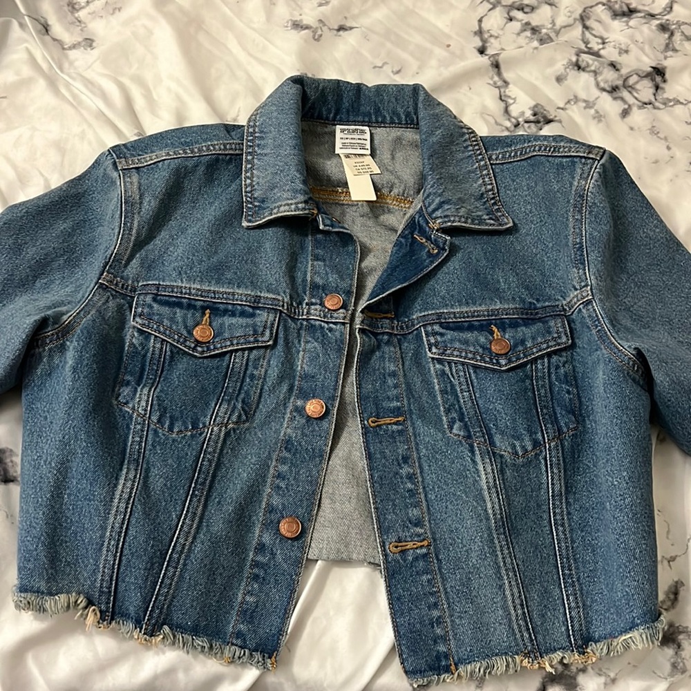 PINK Jean jacket . Fits bigger . Cropped. Never worn